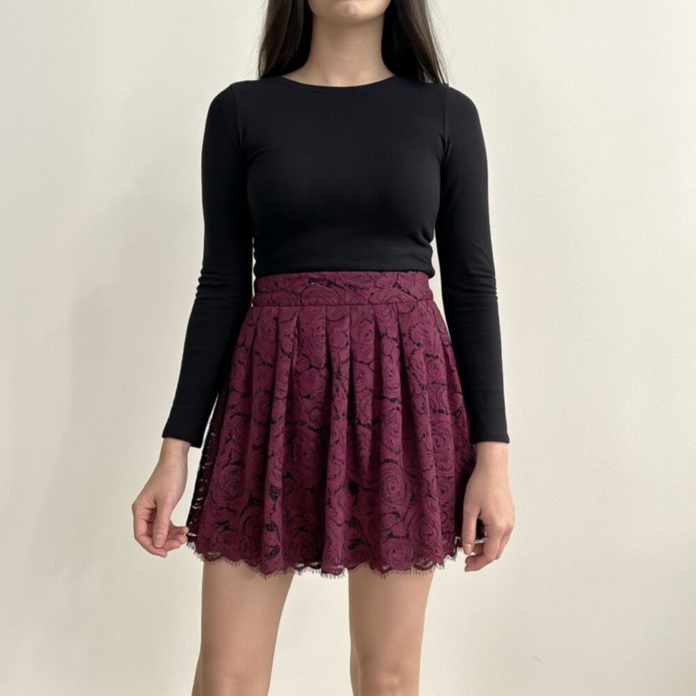 Alice + Olivia Plum Lace Overlay Mini Skirt Size 2 – Cocktail Party Holiday